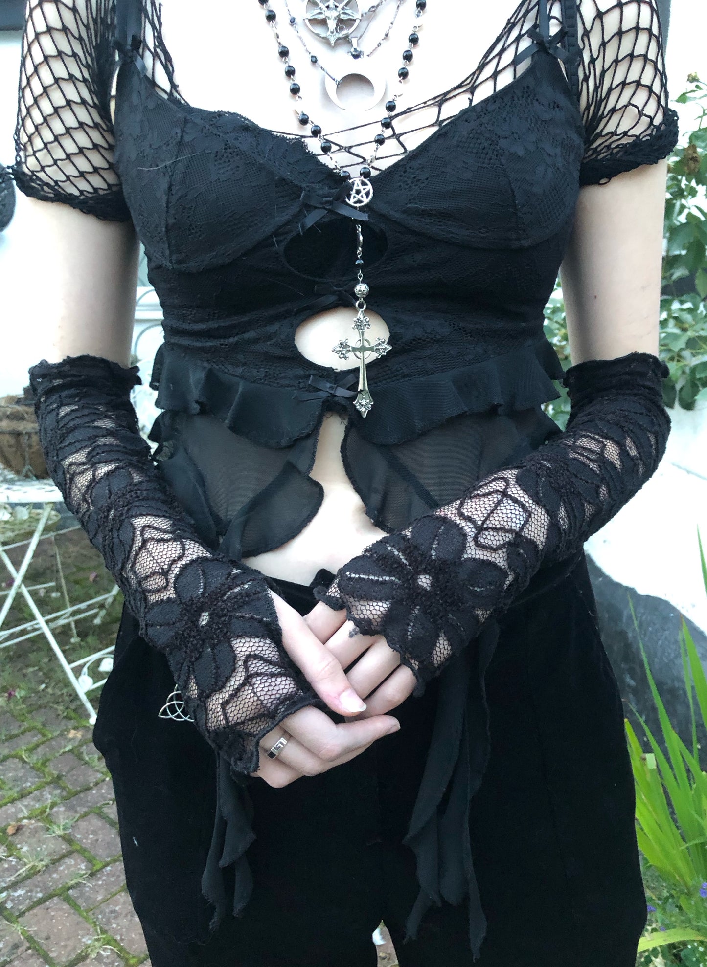 Black floral lace gloves