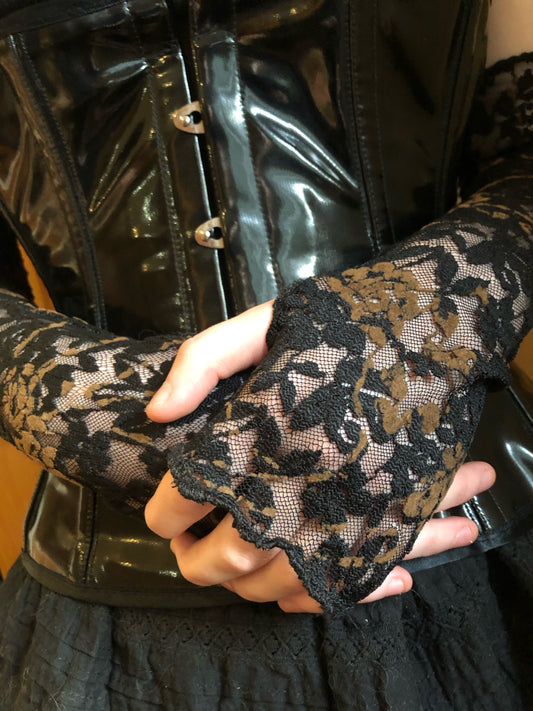 Lace floral fingerless gloves