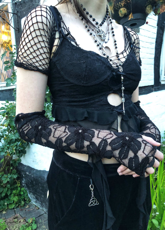 Black floral lace gloves